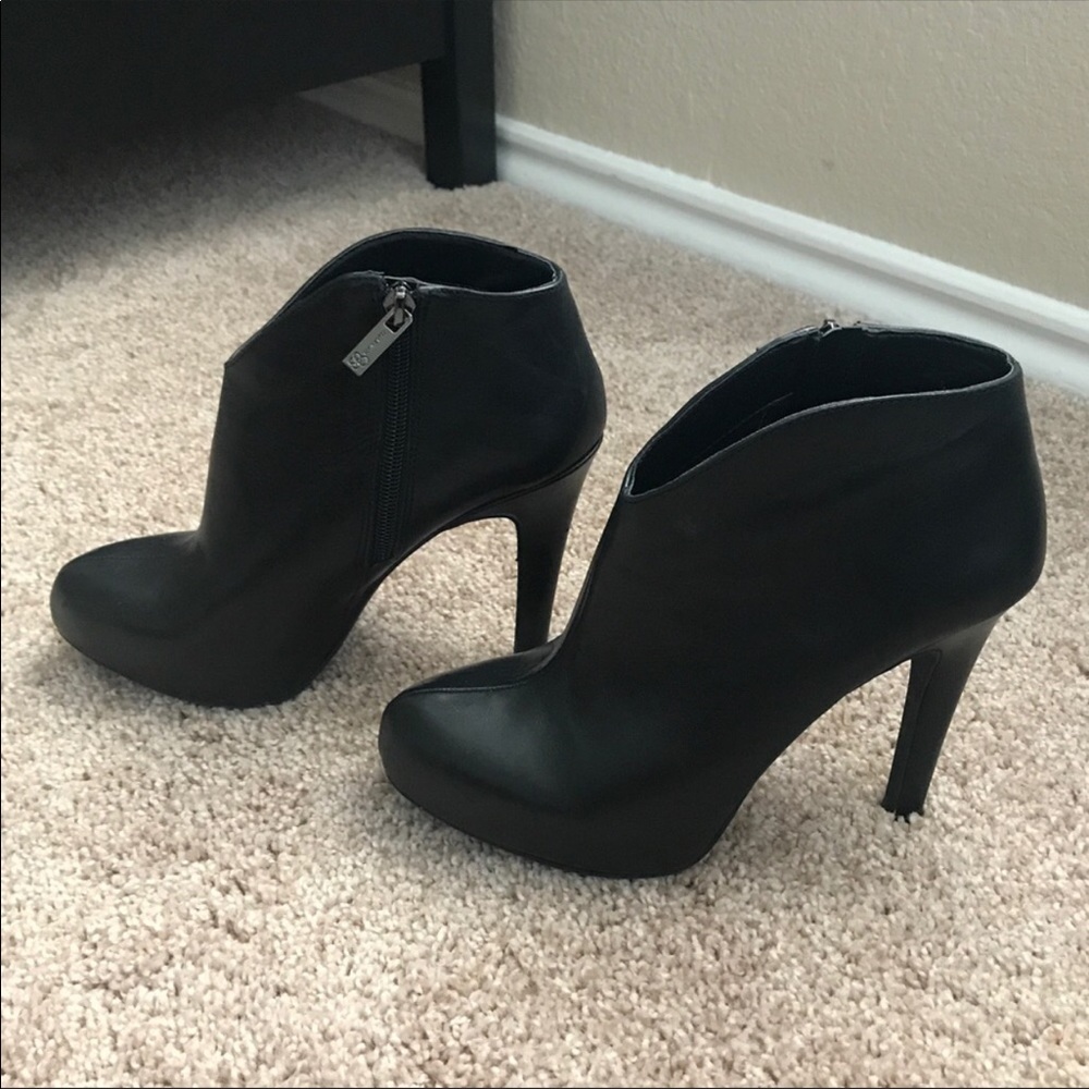 Bundle-black wedges and booties