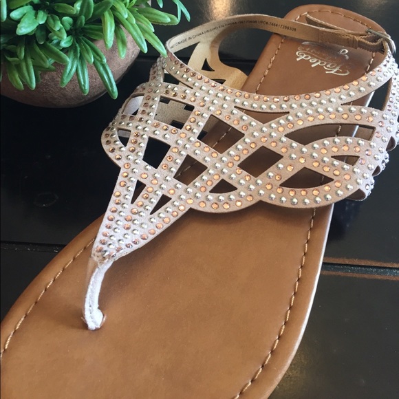 ❤️💚brand new sandals💚❤️ never worn - Picture 4 of 5