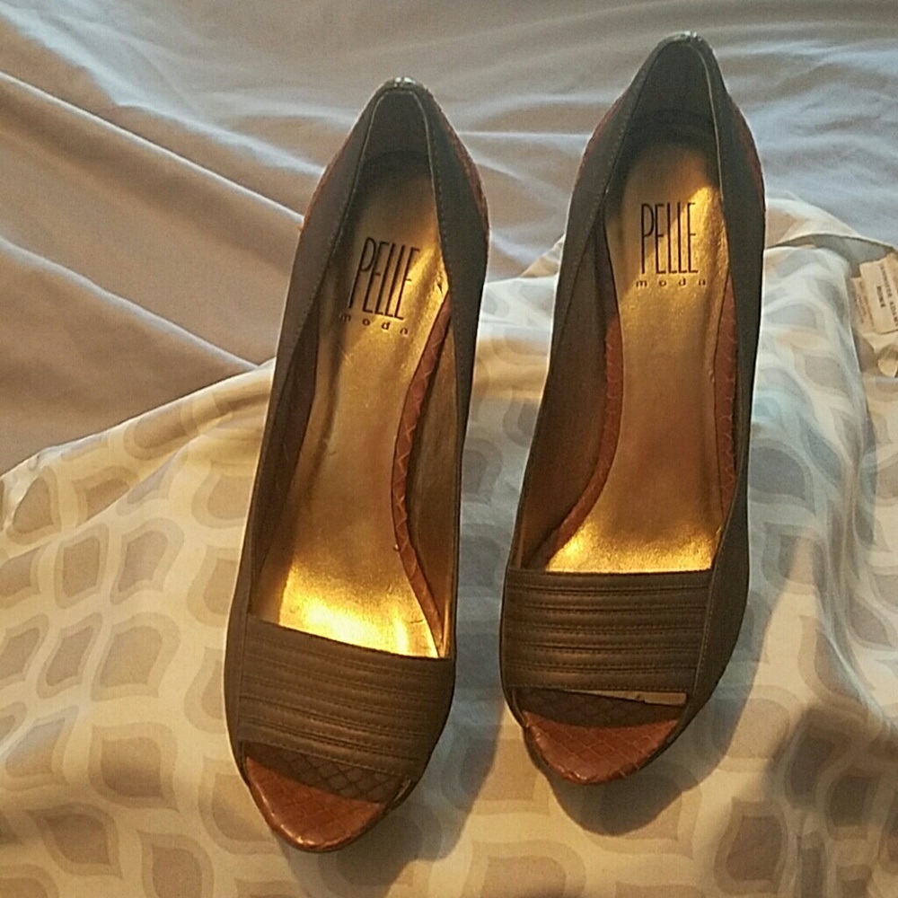 Pelle Moda Suede and Snakeskin Peep Toe Pump