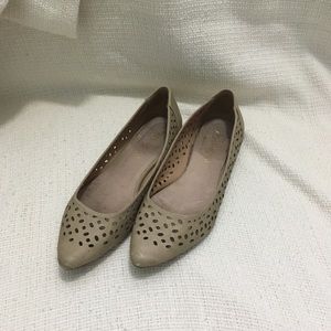 Nude laser cut flats