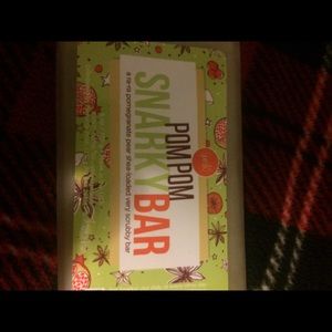 Perfectly Posh Pom Pom Snarky Bar.