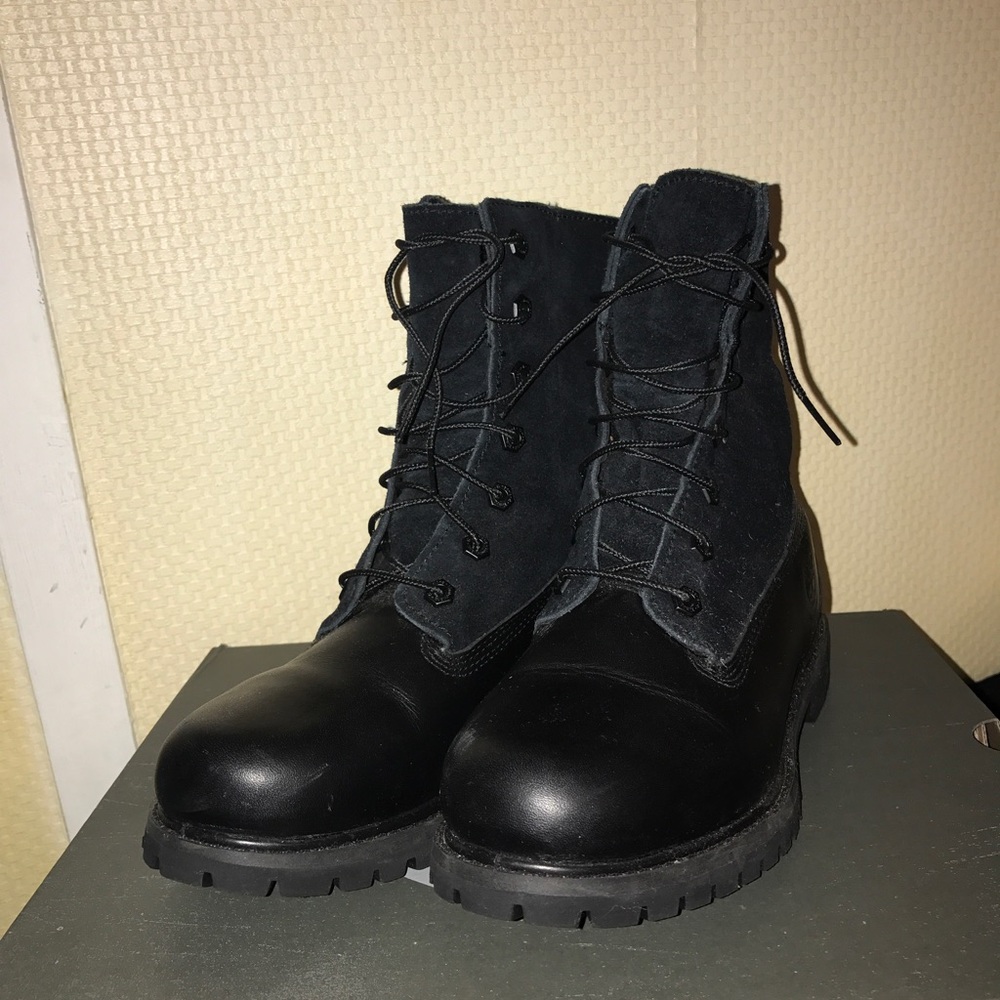 Timberland Women's EK Authentics Snow Boot.