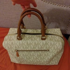MK purse
