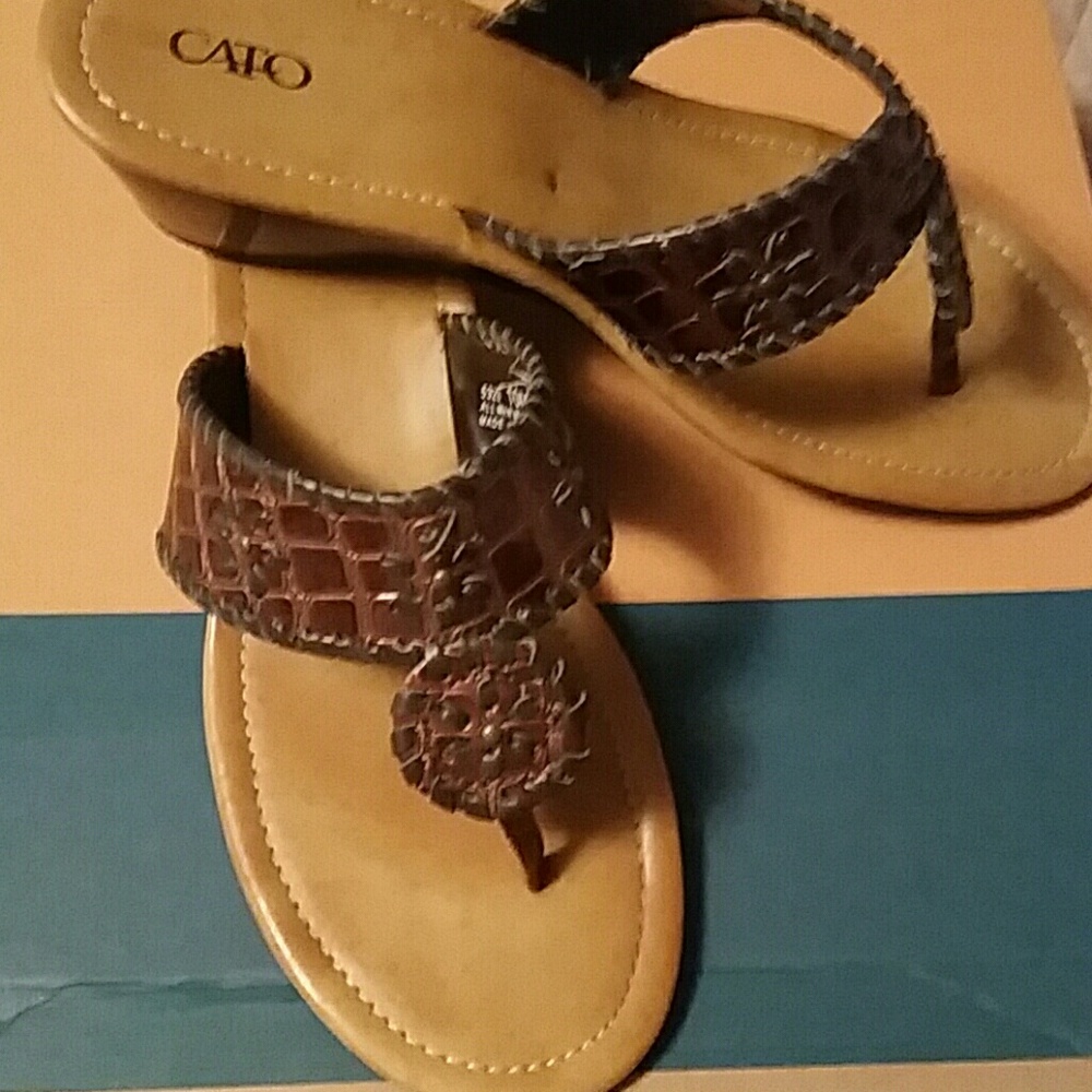 Leather strap sandal