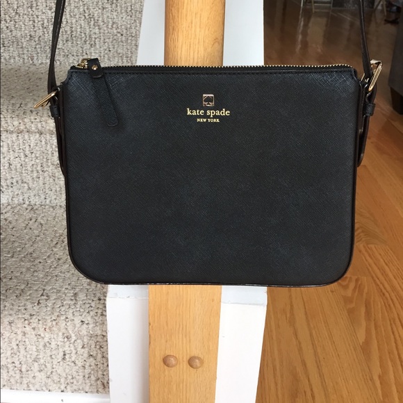 kate spade Handbags - Kate Spade Crossbody Purse like NEW