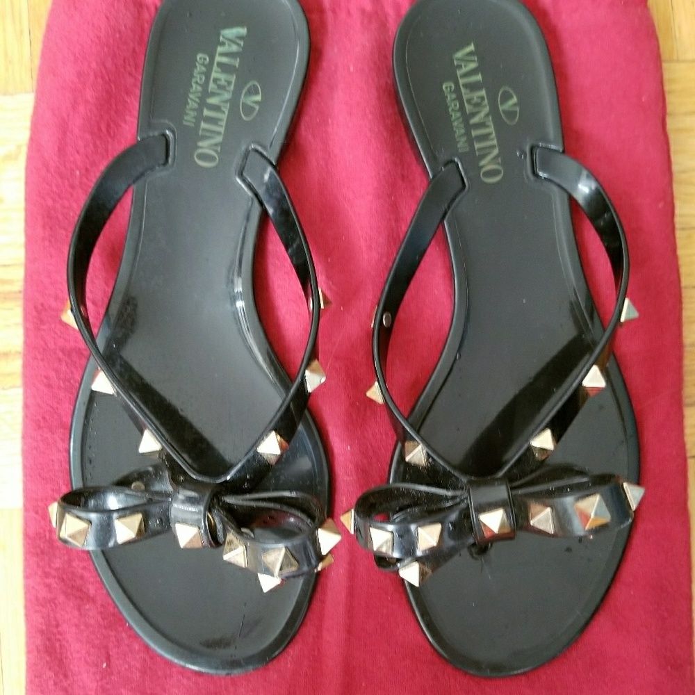 *SOLD* AUTHENTIC VALENTINO 'ROCKSTUD' FLIP FLOP