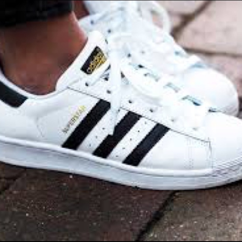 Adidas superstars