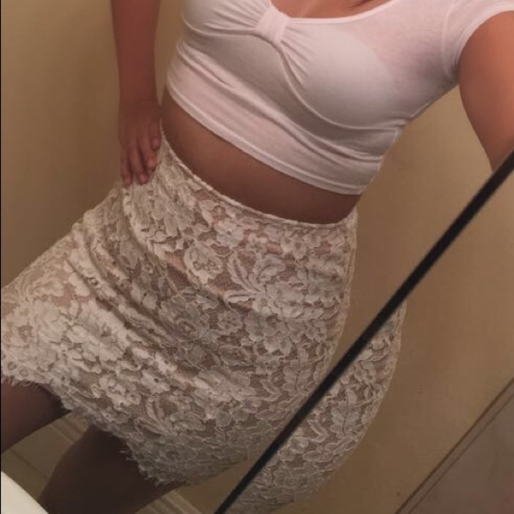 LACE SKIRT