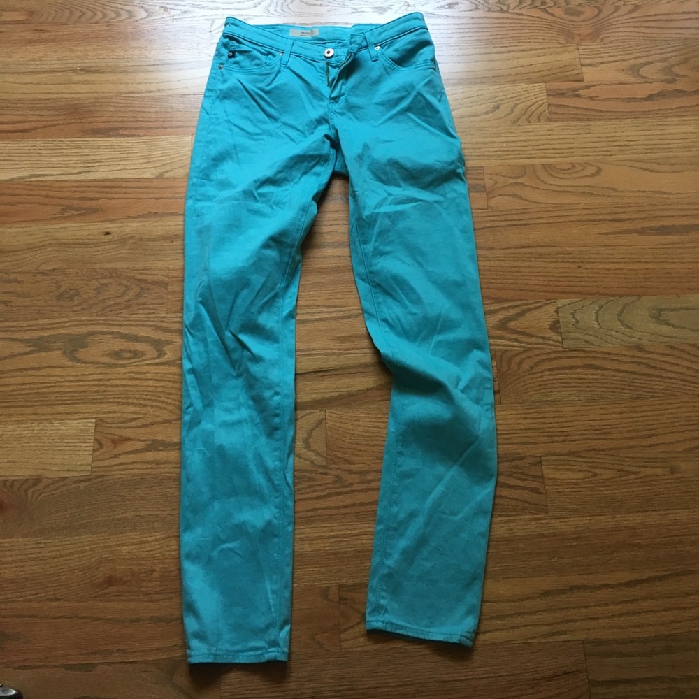 The stilt cigarette leg pants