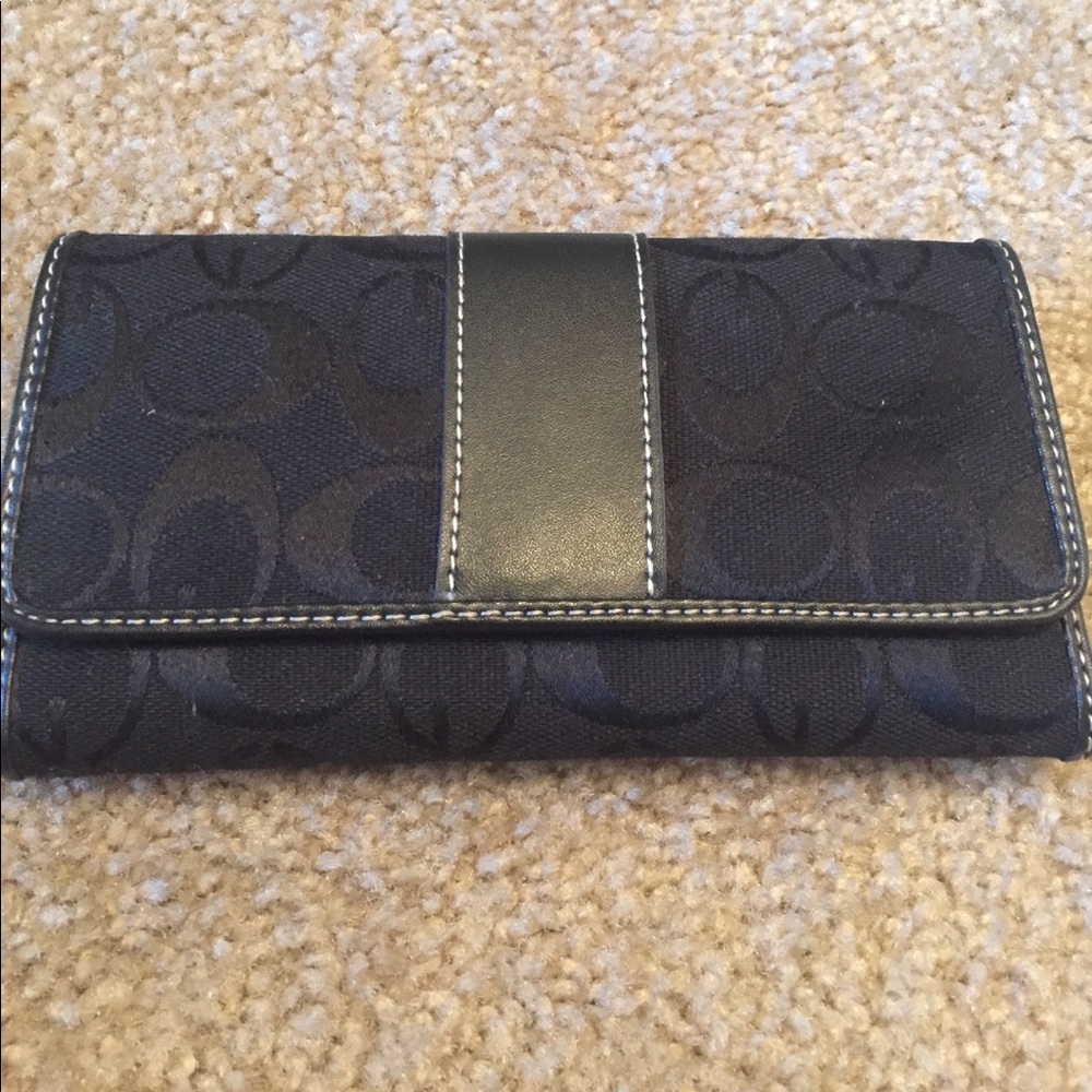 Women's wallet- like NEW!