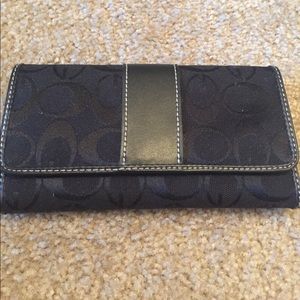 Women's wallet- like NEW!