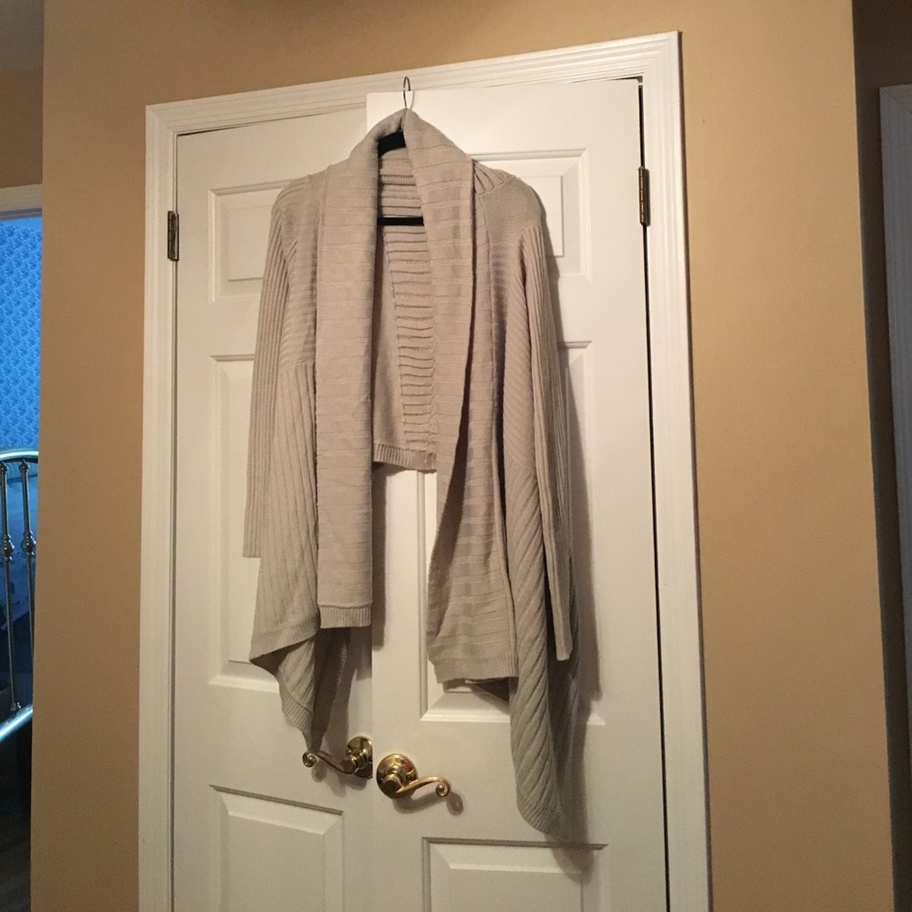 Asymmetrical light grey sweater