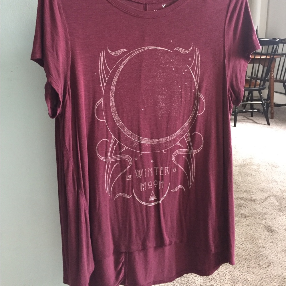 AE maroon graphic tee