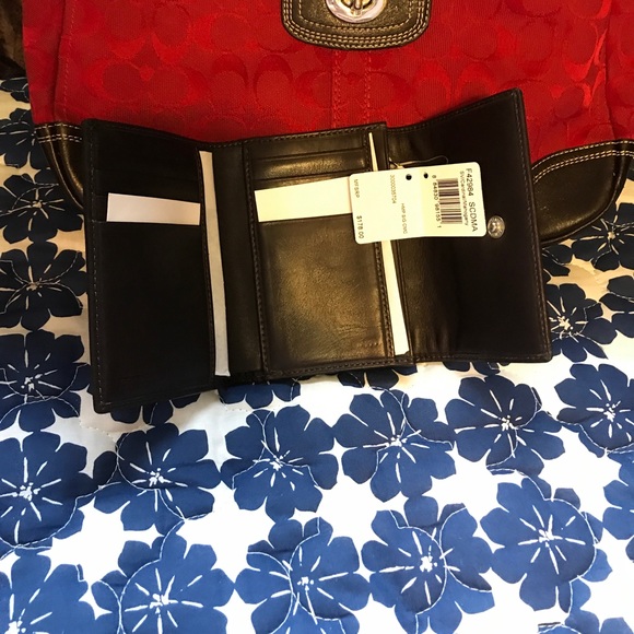 Coach purse and wallet. - Picture 2 of 3