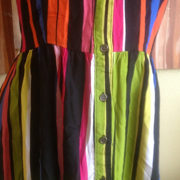 Button up multi color dress with lace insert - Picture 3 of 4