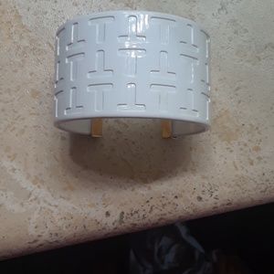 My wrist is to small for this beautiful bracelet.