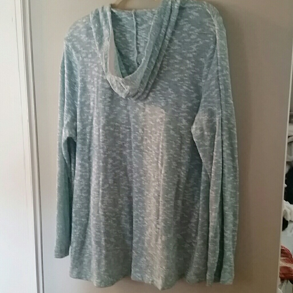 Lightweight hoodie cotton polyester blend