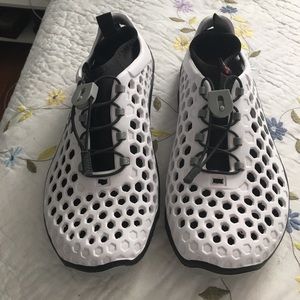 BAREFOOT WALKING SHOES WITH REMOVEABLE INNERS
