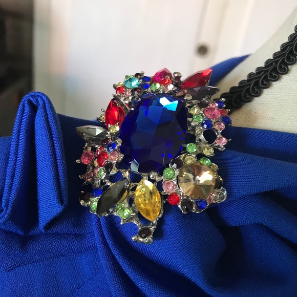 [SOLD] NWOT Gracia Neoprene Midi Dress with Brooch - Picture 3 of 3