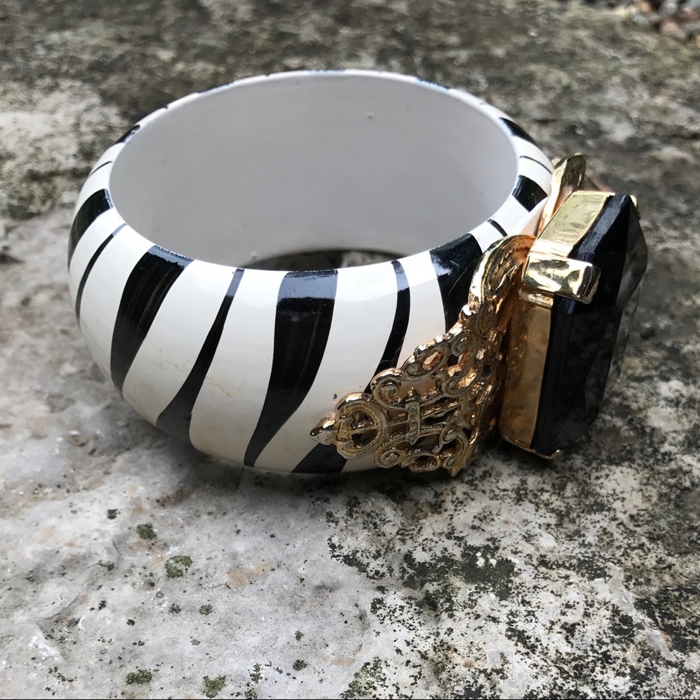 ✨Wooden bracelet with decorative black stone✨ - Picture 3 of 8