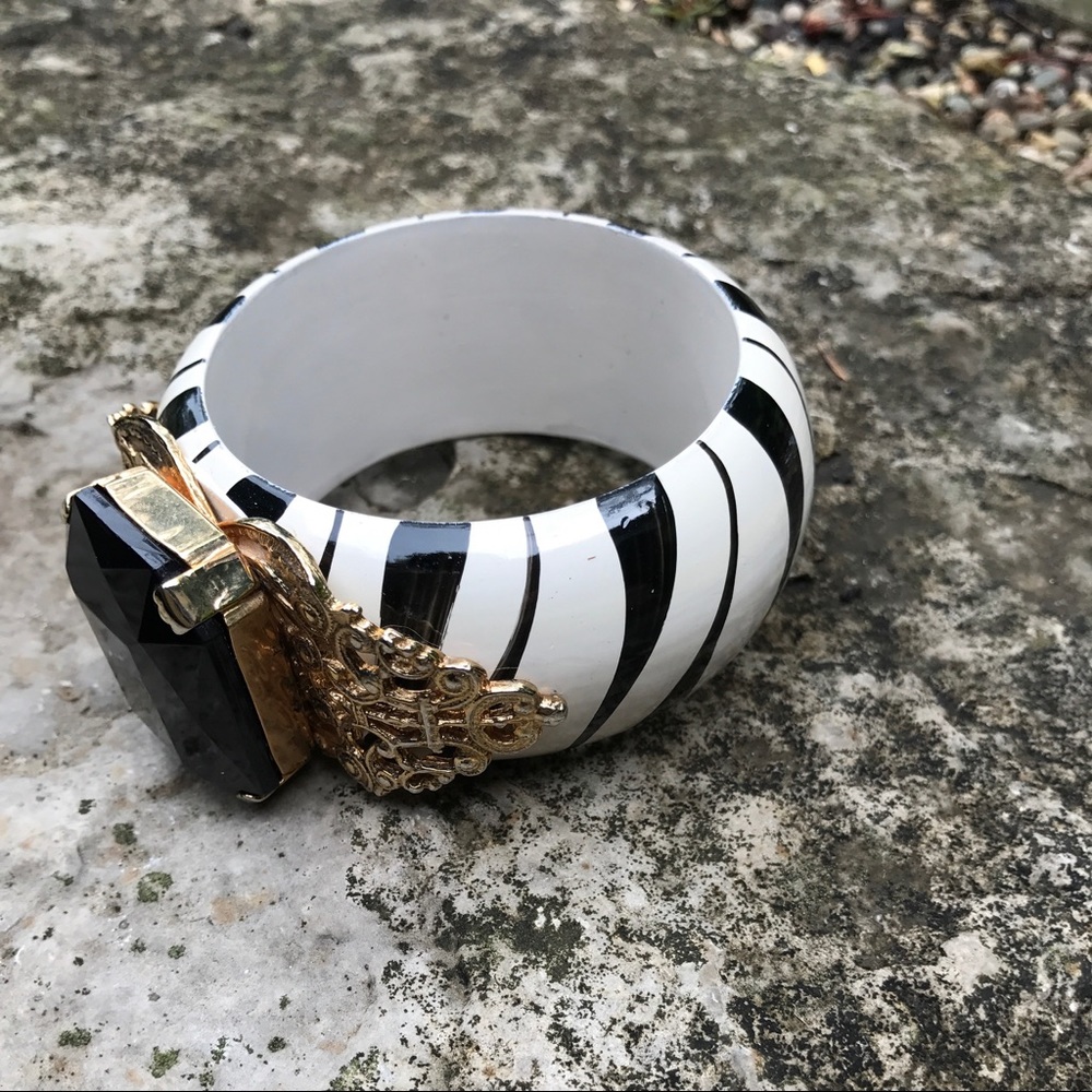 ✨Wooden bracelet with decorative black stone✨ - Picture 4 of 8