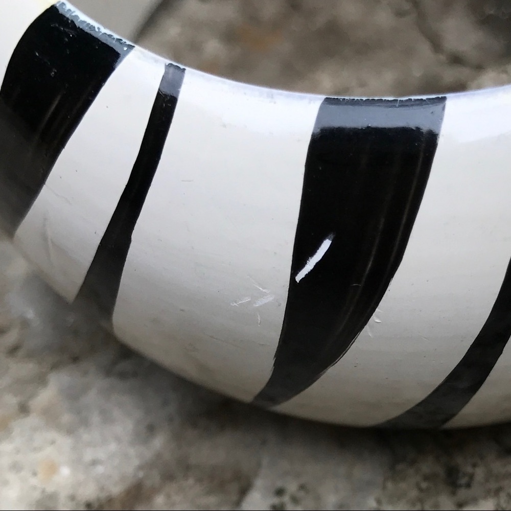 ✨Wooden bracelet with decorative black stone✨ - Picture 6 of 8