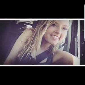 Meet your Posher, Mckinzi