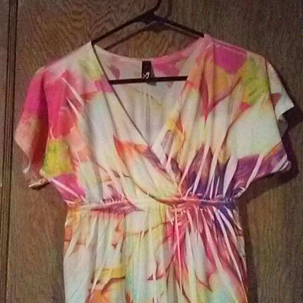 BNWOT iNg silky floral babydoll dress Size Small