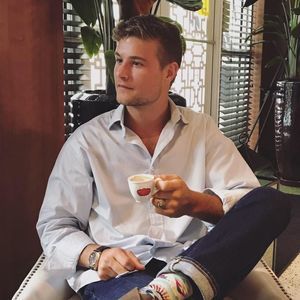 Meet your Posher, Garrison