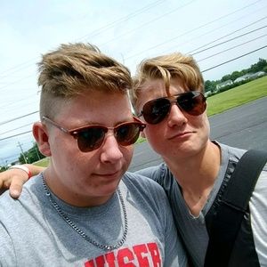 Meet your Posher, Sam