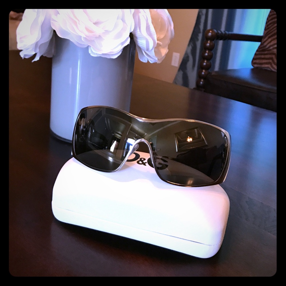 EUC DOLCE&GABBANA sunglasses