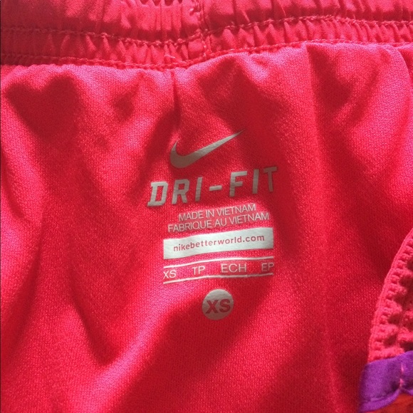 Nike Running Shorts - Picture 2 of 3