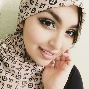 Meet your Posher, Eram