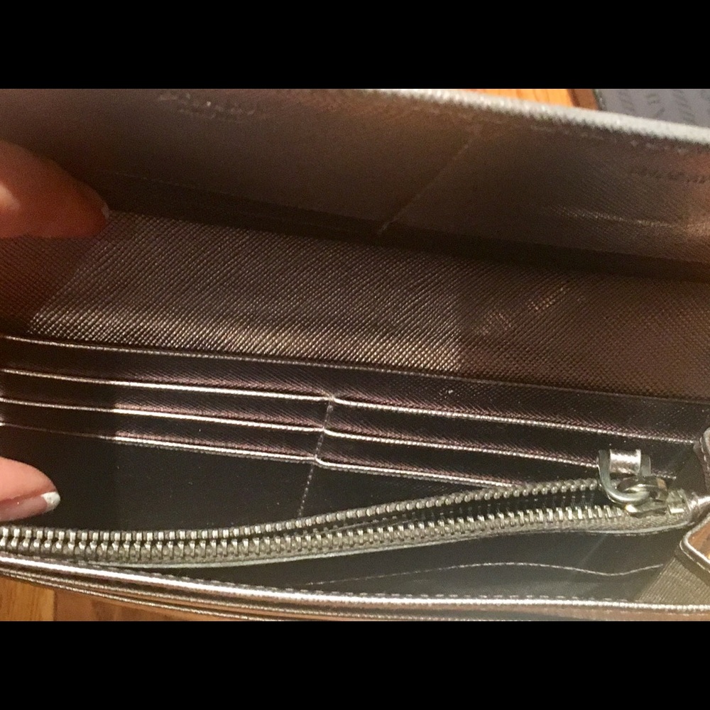 PRADA CONTINENTAL WALLET SAFFIANO LEATHER - Picture 5 of 8
