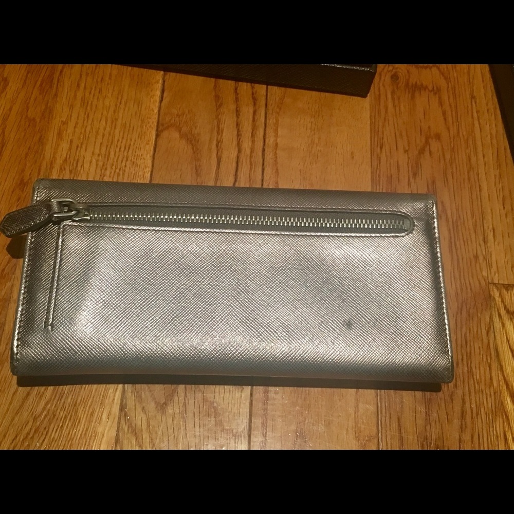 PRADA CONTINENTAL WALLET SAFFIANO LEATHER - Picture 8 of 8