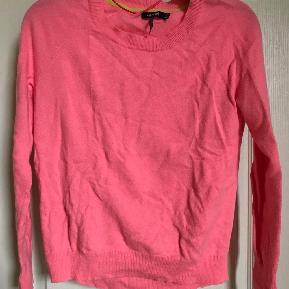Cashmere pink sweater
