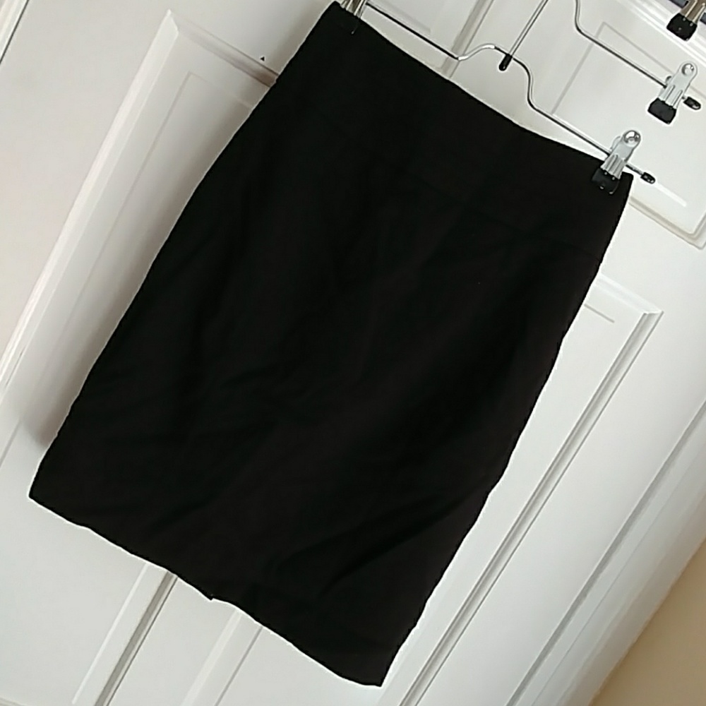 H&M black pencil skirt