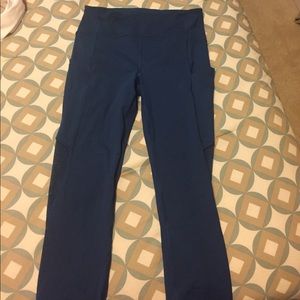 FLASH SALE Lulu lemon mesh capris 💗❤️💋