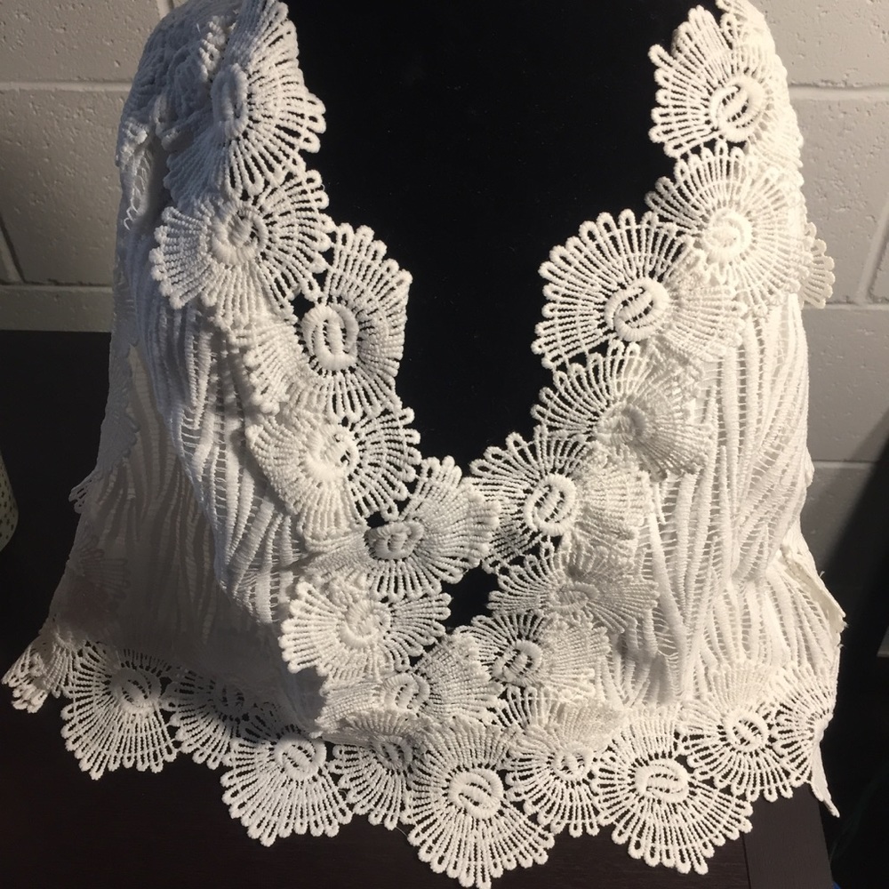 Halter floral lace crop top