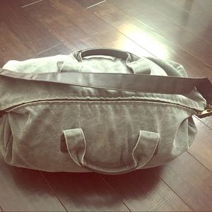 Forever 21 Weekender Global travel bag