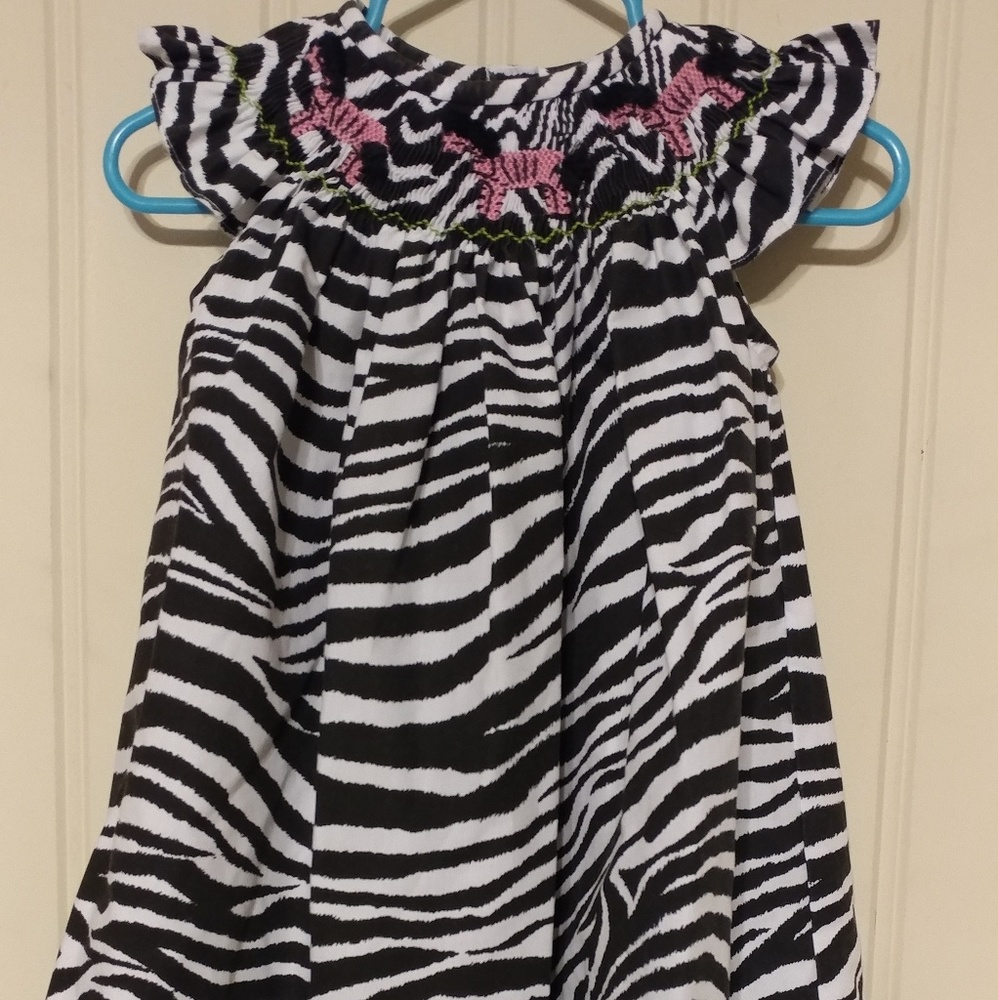 Smocked Giraffe