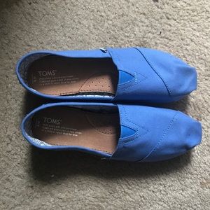 Sea blue Toms
