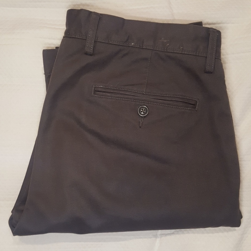 J. Crew Broken in Slim fit chinos 31/32
