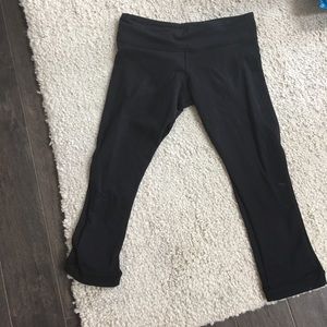 Lululemon leggings black 3/4 length size 8