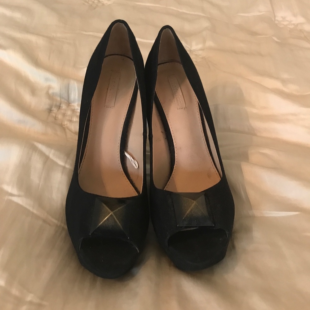 Black platform heels. Size 7, heel hight 6 inches