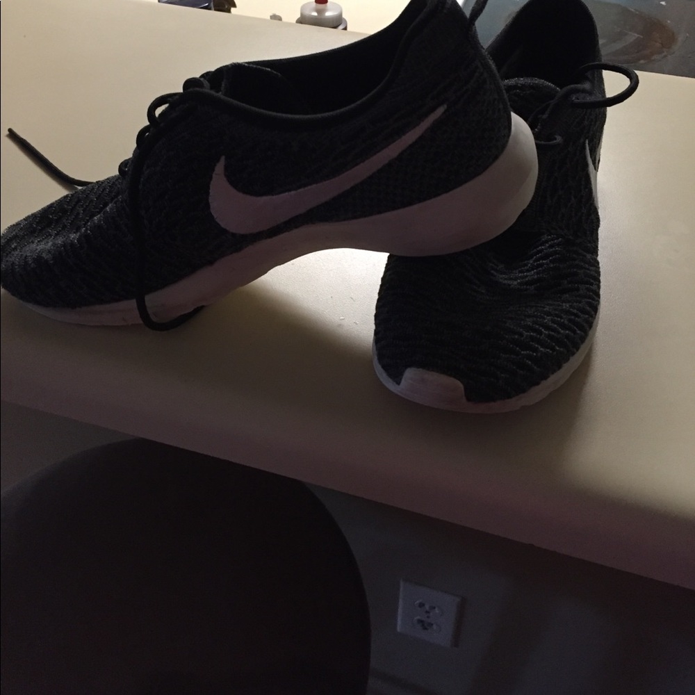 Men's Nike flyknit roshe