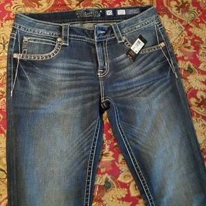 💕💕NWT💕💕 Miss Me Straight Leg Jeans