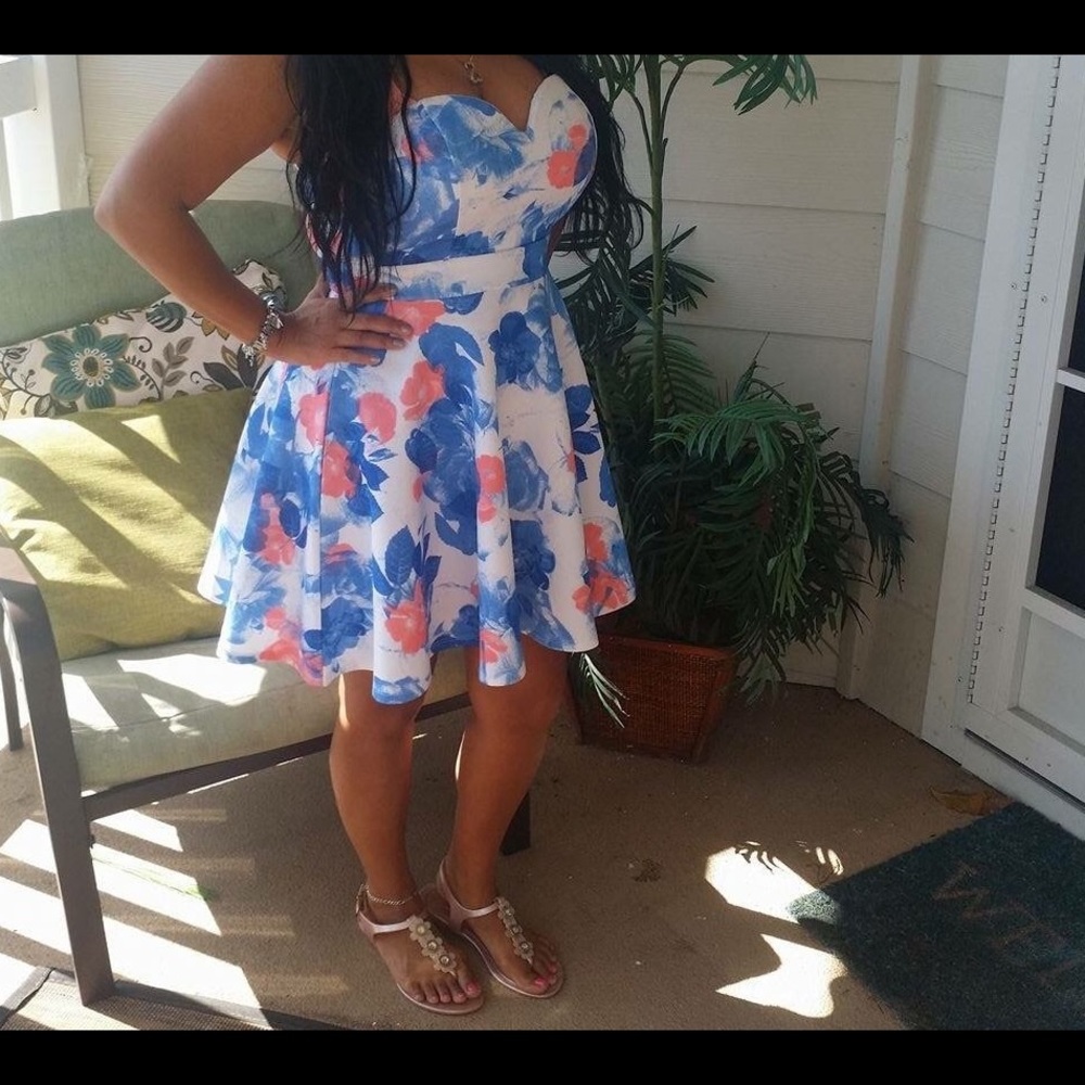 Medium strapless pastel Floral print dress