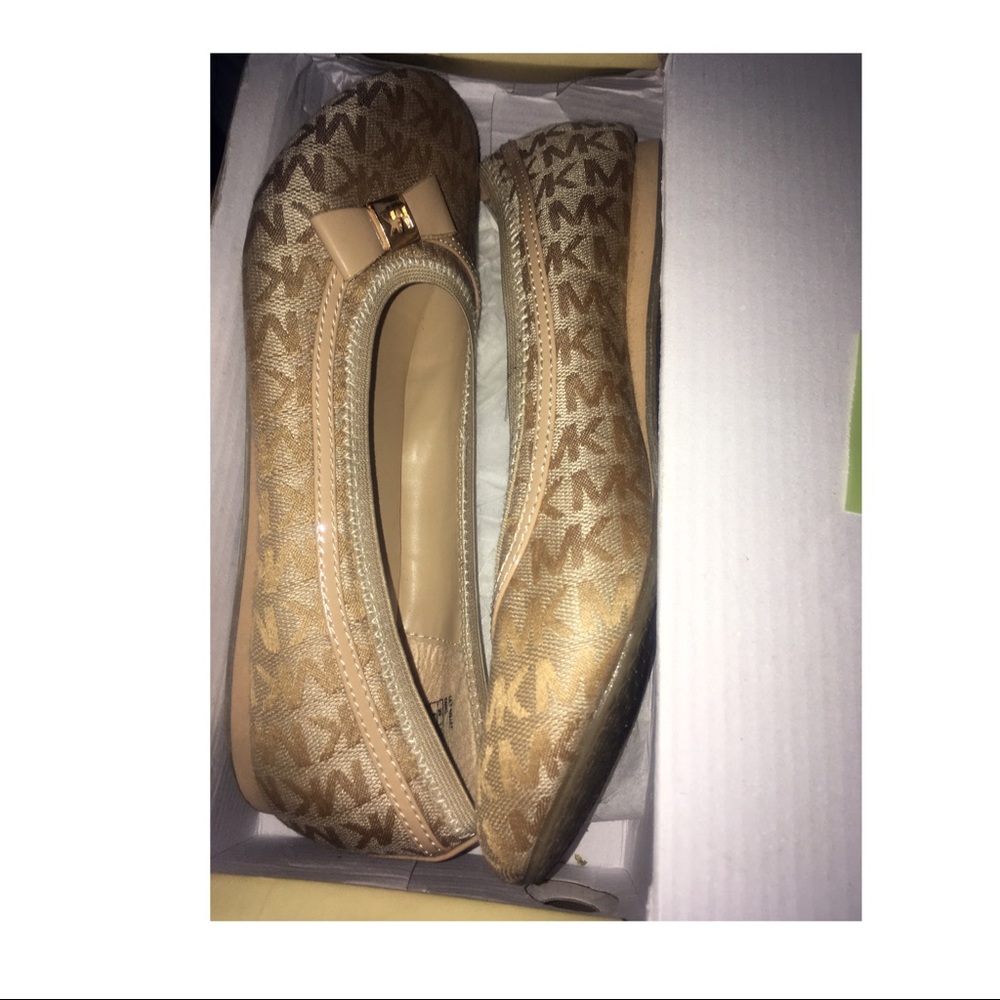 Michael kors ballet flats.