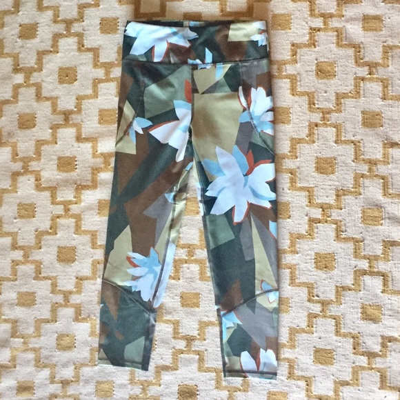 Lou & Grey Pants - Lou & Grey floral legging NWOT